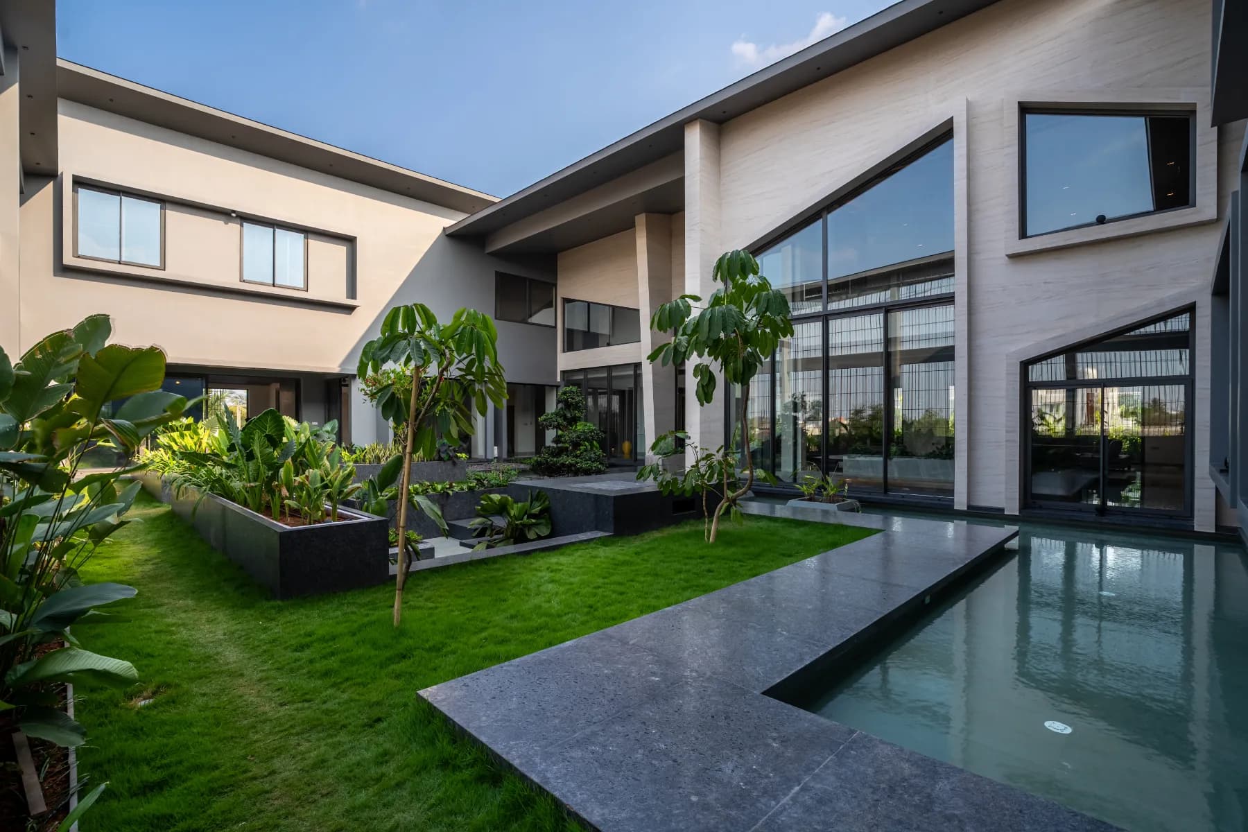 The Velumani Residence 23